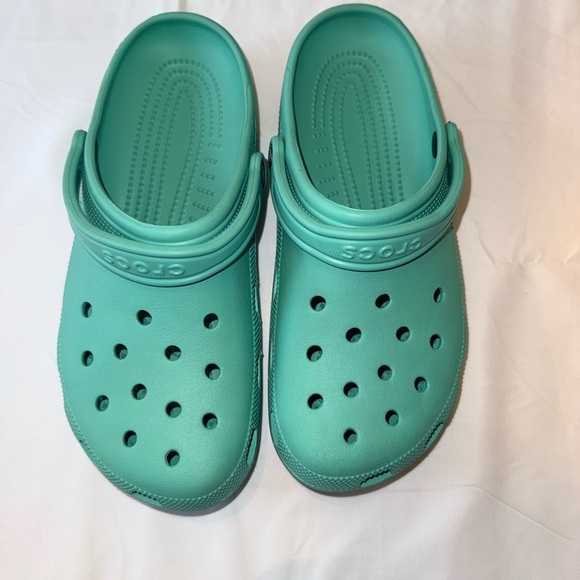 CROCS Women’s Classic Clog in Aqua/ Light Teal Size 10 - Picture 2 of 6